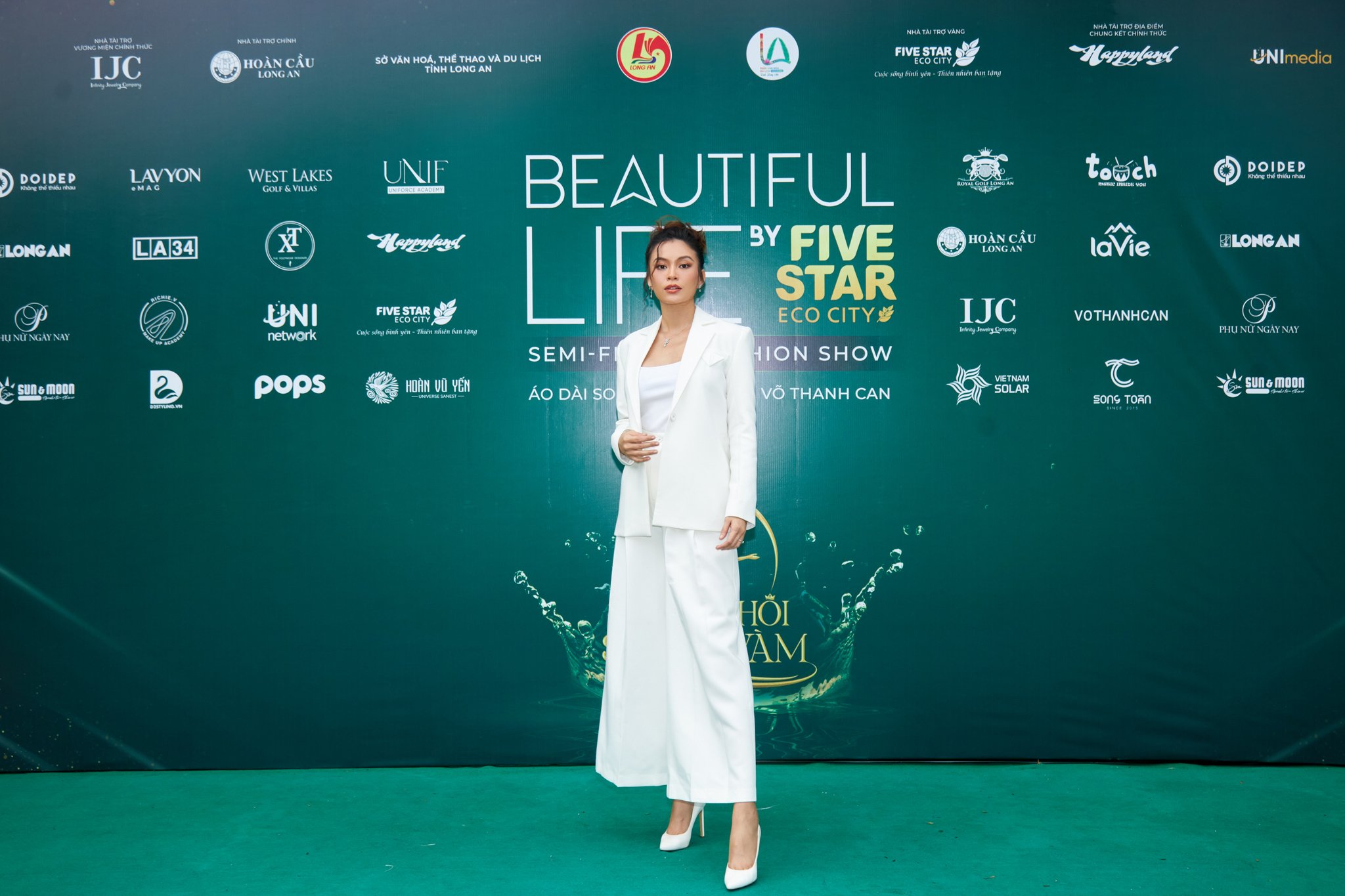 Tổng hợp hình ảnh bikini Mẫu Thủy gợi cảm được hàng nghìn người yêu thích