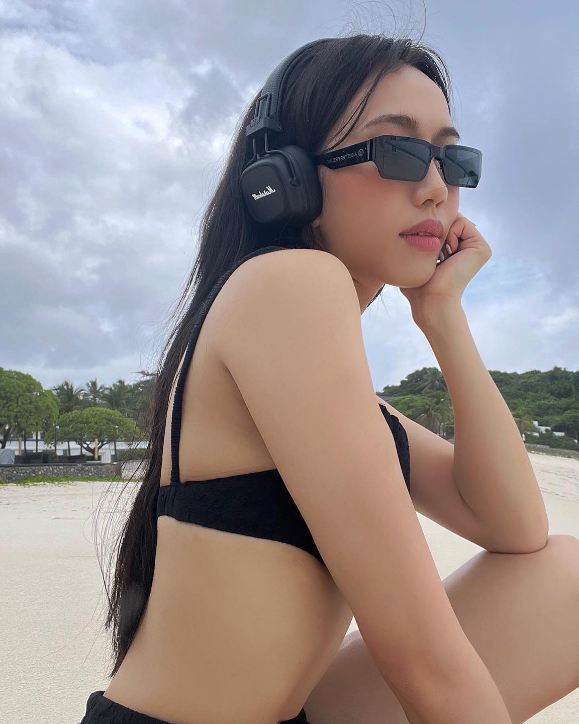 Bộ sưu tập ảnh khoe body xinh đẹp của Diệu Ni trong bộ bikini khiến người xem mê mẩn.