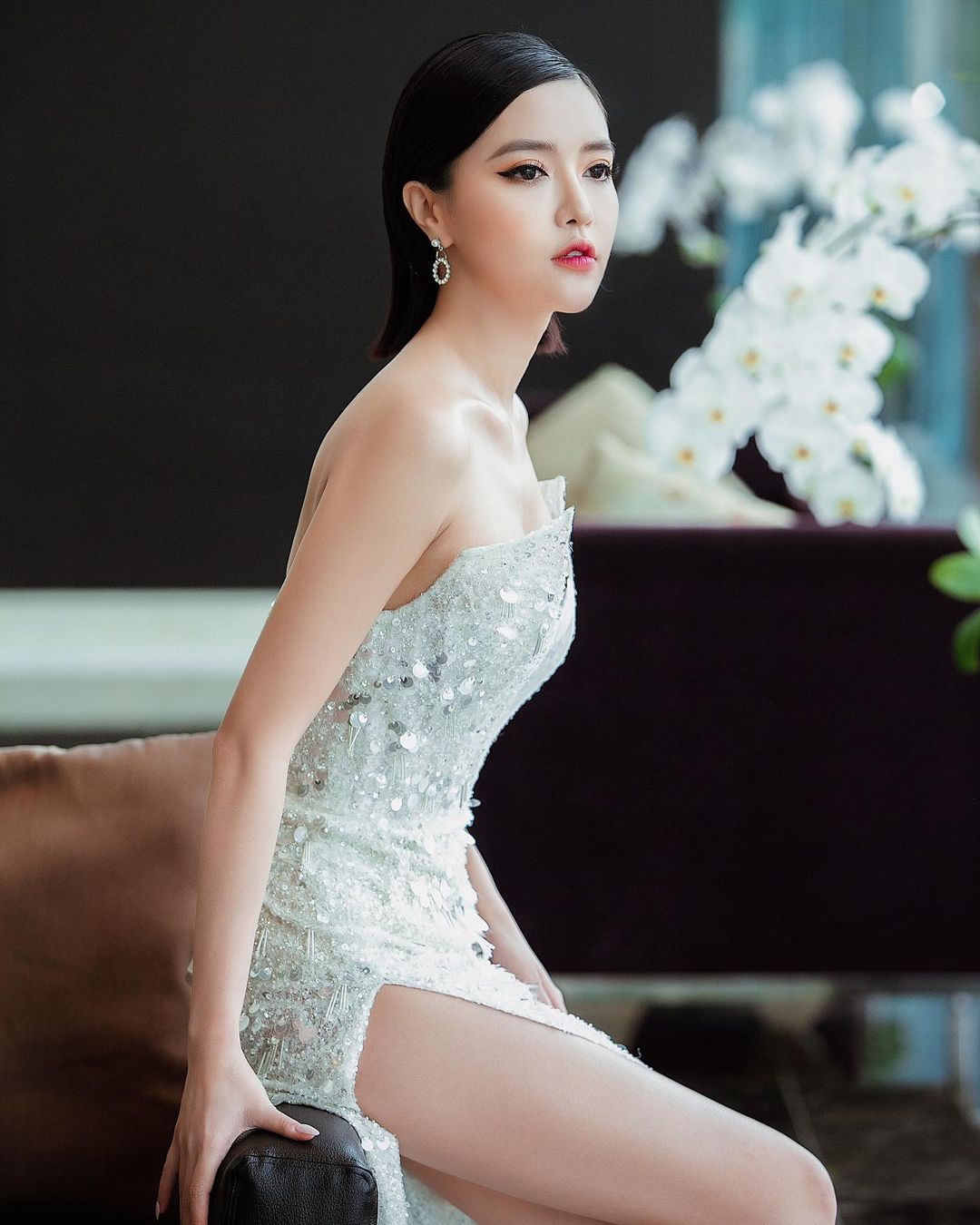 Bộ ảnh của Bích Phương khoe vóc dáng gợi cảm