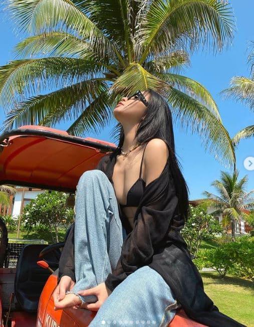 Top Bích Phương với thân hình <a href=