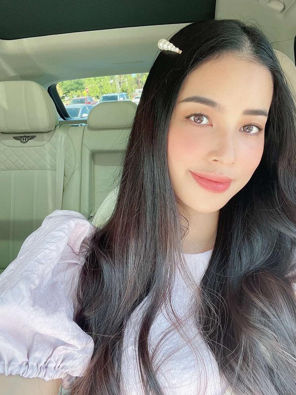 Nhìn ảnh của Phạm Thu Hương, cô vô cùng xinh đẹp khó cưỡng.