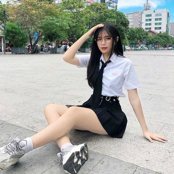 Ảnh 2k4 cô gái có khuôn mặt xinh đẹp By <a href=