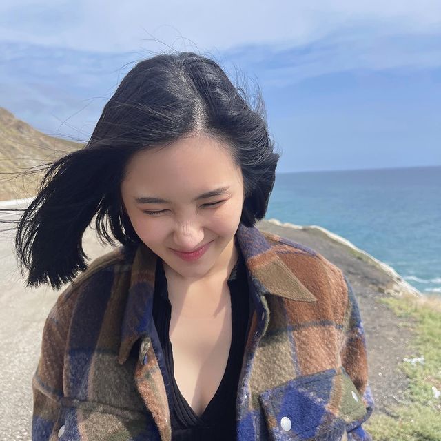 Hương Tràm trông <a href=