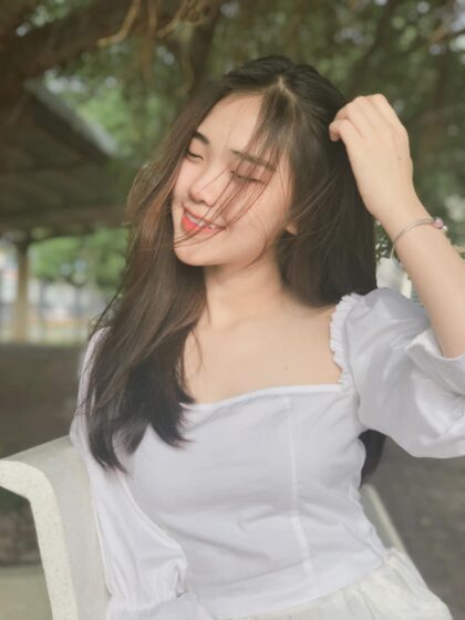 Hình ảnh cô gái xinh đẹp với hàm răng khểnh và khuôn mặt xinh đẹp By <a href=