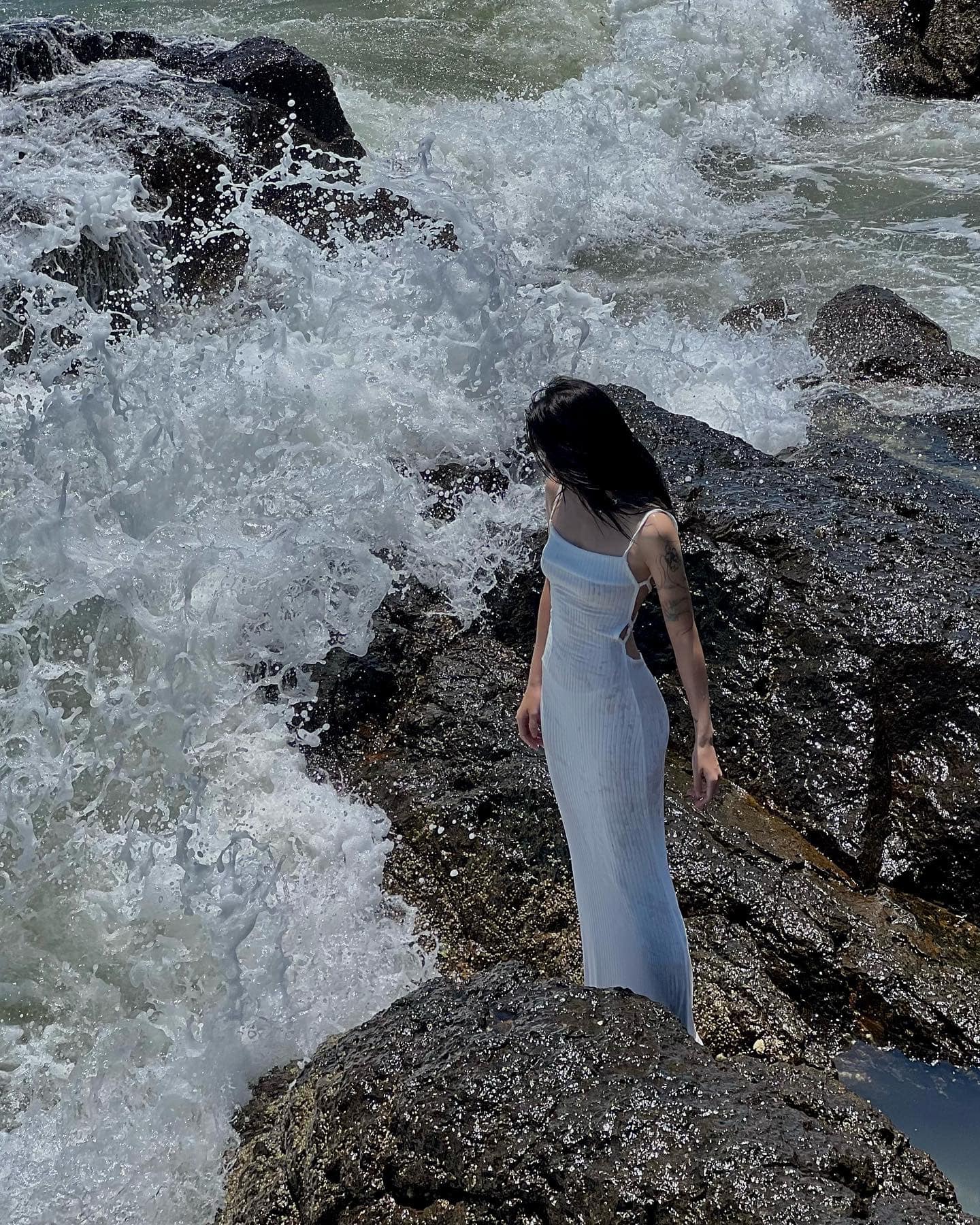 Bộ bikini Linh Ngọc Đàm khoe gương mặt xinh đẹp <a href=