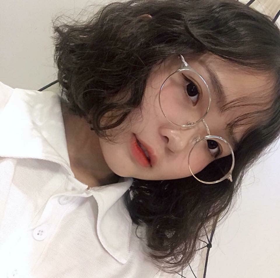 Ảnh girl xinh tóc ngắn 2022 có khuôn mặt xinh đẹp By <a href=