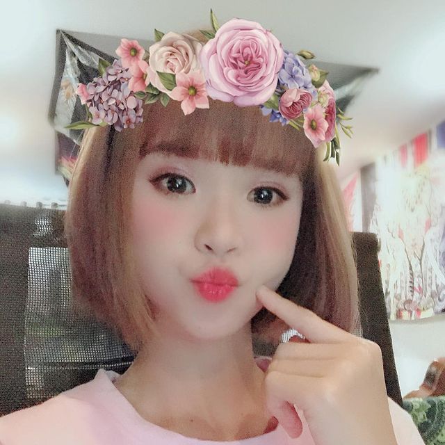 Album ảnh Khởi My vô cùng <a href=