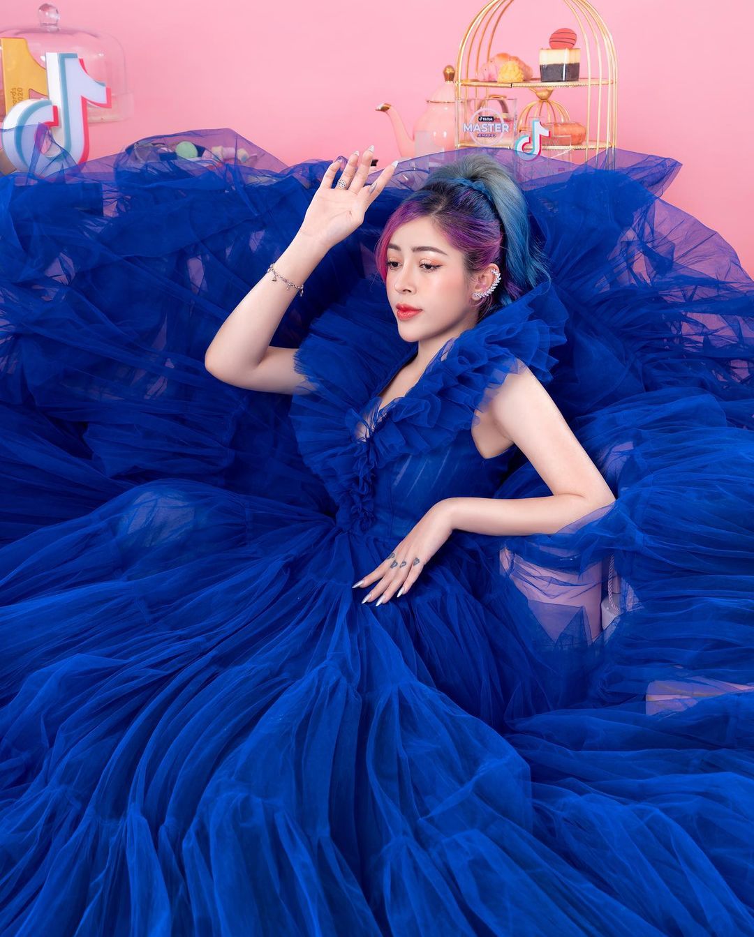 Ngắm ảnh body xinh đẹp của Lin Barbie trên Tik Tok