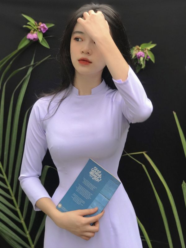 Cô gái mặc áo dài đẹp nhất có khuôn mặt xinh đẹp By <a href=