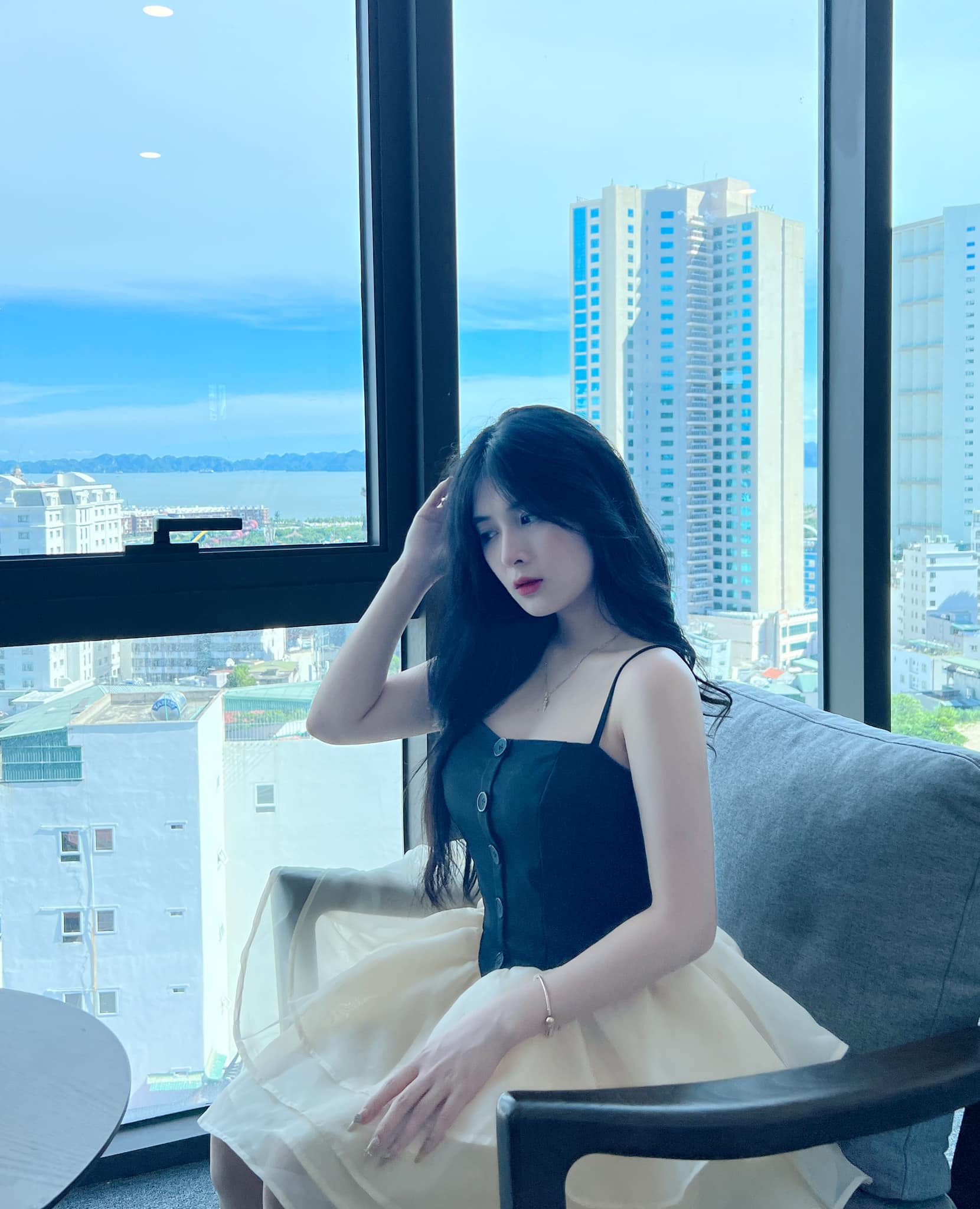 Hoàng hậu Ali có gương mặt xinh đẹp <a href=