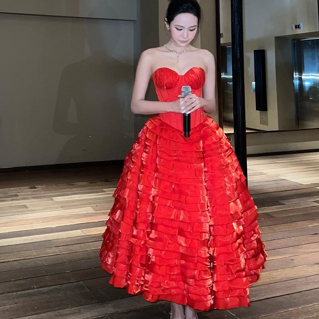 Bộ ảnh đẹp và quyến rũ của Hiền Hồ trong trang phục bikini <a href=